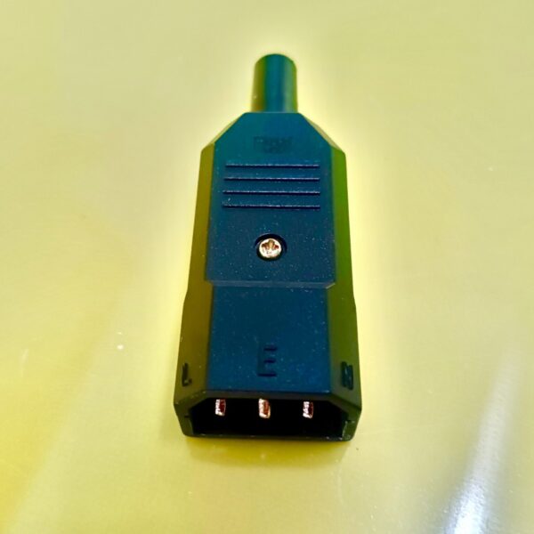 IEC CABLE MOUNT MALE CONNECTER